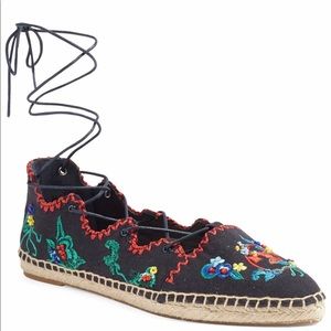 New in Box Tory Burch Flat Sz 5.5